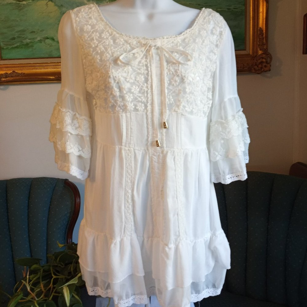 EUC anna-kaci brand Size 10 White Crochet Lined Shirt Flare Sleeve-Item #294